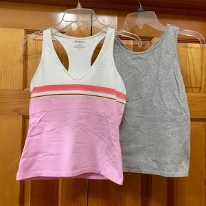 Exercise tops set of 2